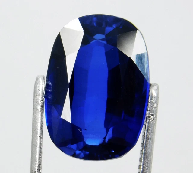 Saphir bleu de Ceylan : 8,55 carats de pierres précieuses en vrac - Canada