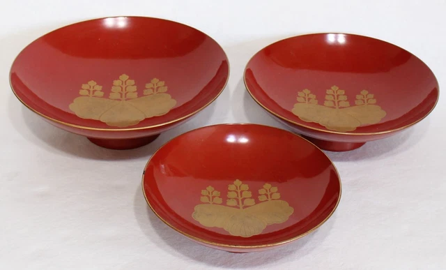 Japanese Lacquer Ware Sake Cup Wood Red Gold Family Crest Makie Vintage