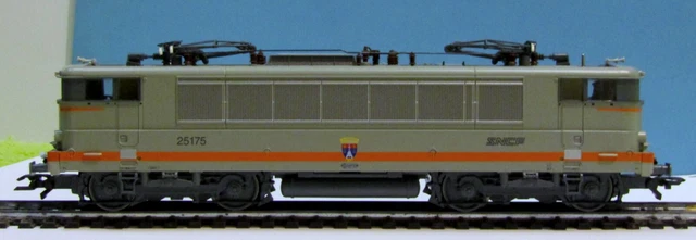 ROCO . Locomotive électrique BB-25175 .Livrée béton SNCF REF 63548 HO