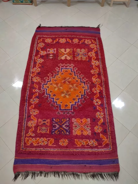 ancien tapis Marocain Vintage fait main berbère unique,antique Moroccan Rug