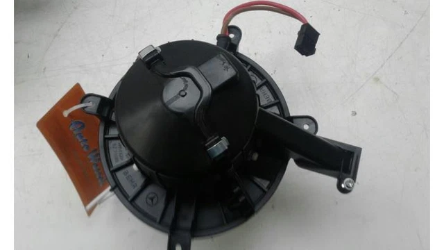 P16350240 Motore ventilatore MERCEDES-BENZ CLASSE V (W447) 0008304701