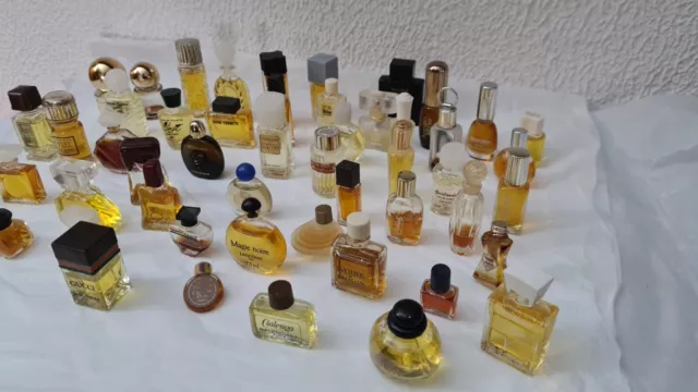 Lot de 52 miniatures de parfum anciennes