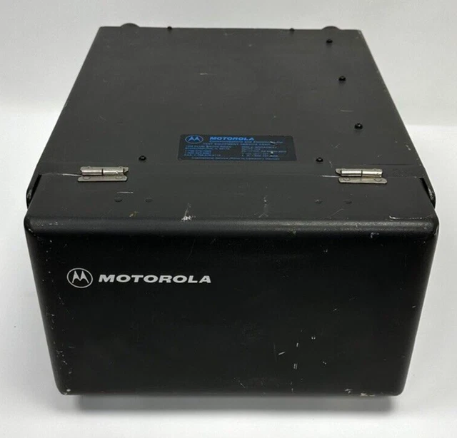 Vintage Motorola Communications Service Monitor R-2210B Complete kit w Manual