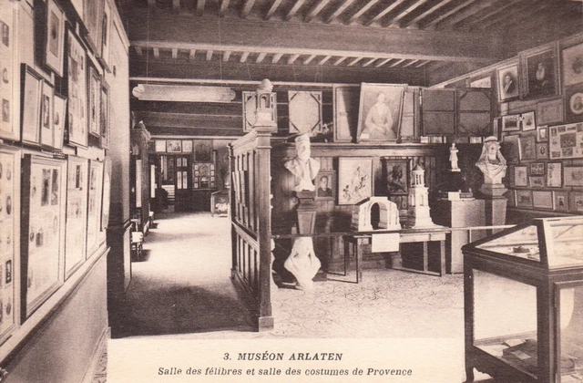 Antique Old Postcard ARLES Museum ARLATEN Provence Costumes