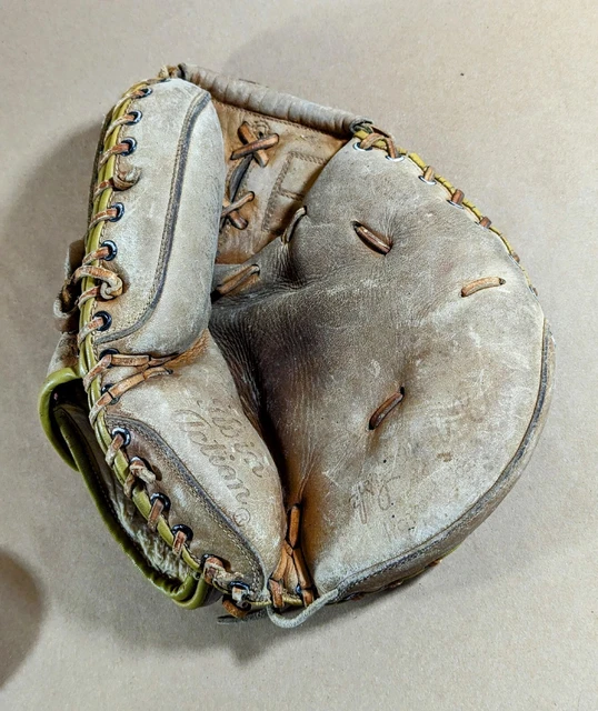 WILSON VINTAGE CATCHERS Mitt Baseball Glove Canada 3983401941 Twin