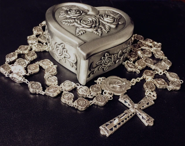 ITALY SILVER Catholic Mary Child Medal Rosary Beads Crucifix Cross necklace box