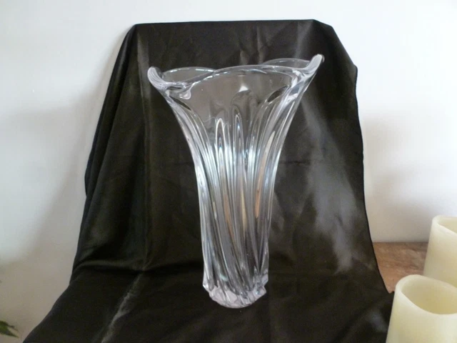 Tres Beau Et Grand Vase Cristal H: 35 Cms