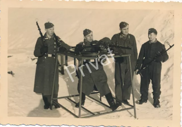 Photo Wk II Armed Forces Soldiers Einschiessen Bordwaffen Air Force Poland K1.26