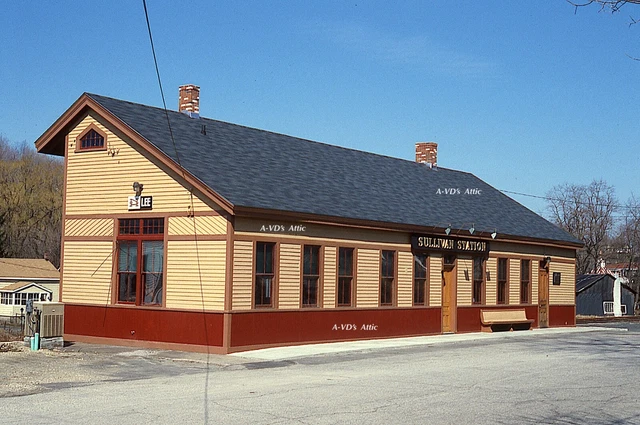 2 Orig slides ex NH New Haven now B&M Boston Maine station depot Lee MA 1982 2
