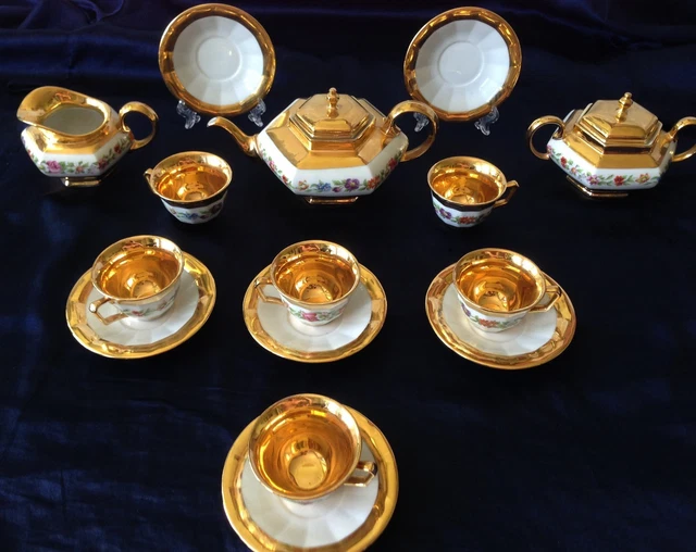Ancien Service à Café Et Thé En Porcelaine – Décor Fleurs – Allemagne ?