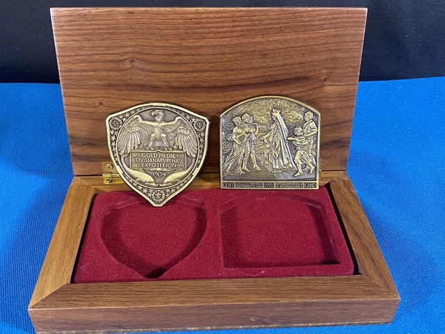Jack Daniels Whiskey Brass 1904 & 1913 Gold Medal Exposition Medals in Wood Box