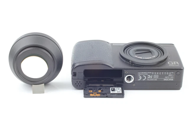 [Near MINT Count:5422] RICOH GR DIGITAL 8.1MP Compact Digital Camera Black Japan 10