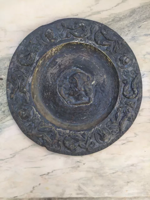 Pareja de platos de metal 39,7cm 2
