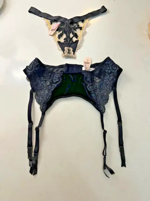Victoria’s Secret Very Sexy Lace Black Velvet Garter Belt Lingerie  Size Small
