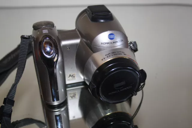 Fotoaparat digital Compact Konica Minolta DiMAGE Z6 - 6.0 MP - 12x zoom