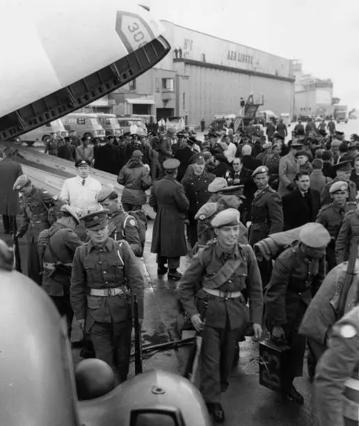 Irish troops Dublin Airport returning home from fighting Congo Old Photo