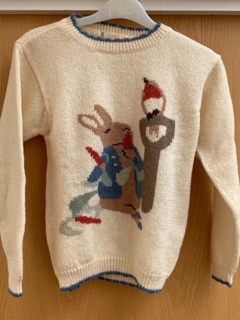 VINTAGE Beatrix Potter original pure new wool knitted jumper  age 9-10..UK
