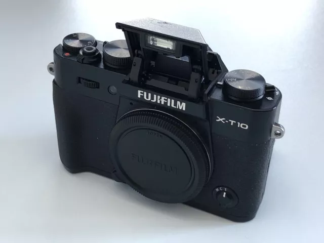 FujiFilm X-T10, Black Body, 16mp X-Trans CMOS II APS-C Sensor.