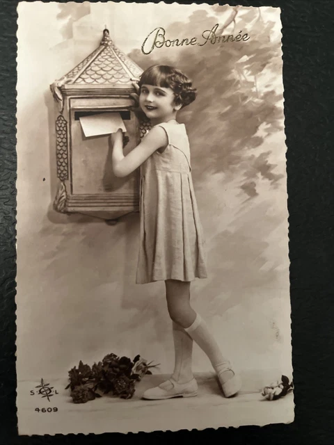 Robe de fille des années 1930 - France