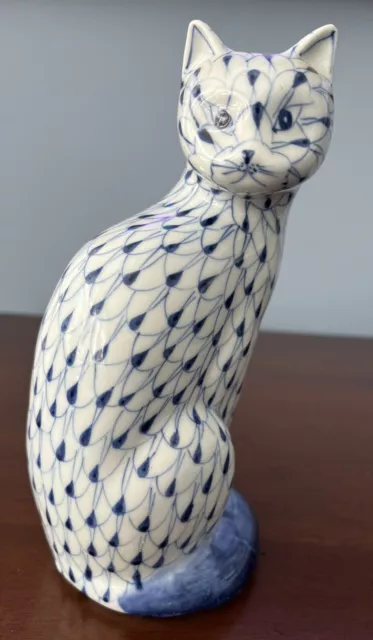 Andrea Sadek handpainted porcelaine fishnet cat figurine excellent condition