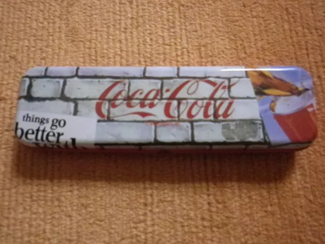 Alte Coca Cola Blechdose Federtasche Dose Nostalgie Motiv Werbung Reklame Stifte