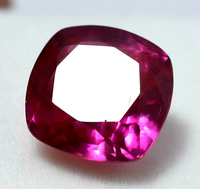 Rubis Rose Du Mozambique 0,68 Carat – Pierre Précieuse Traitée Chauffée (avec Résidus)