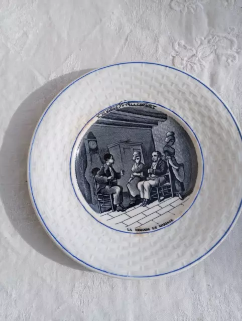 SUPERBE ASSIETTE PARLANTE en FAIENCE DE GIEN "Mariage à la campagne n°2