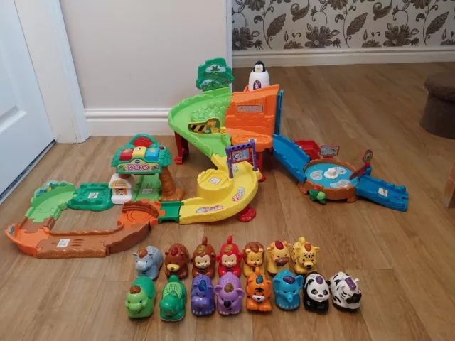 Vtech Toot Toot Animals Safari Zoo. Includes 15 interactive Animals