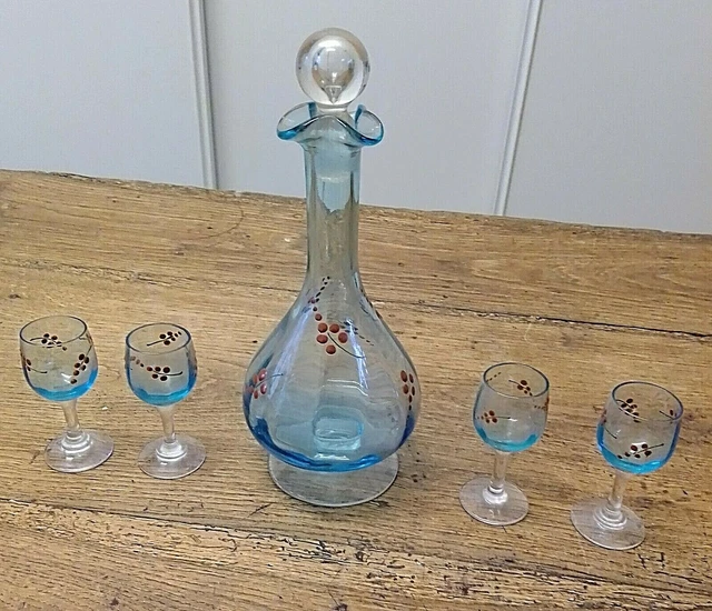 SERVICE A LIQUEUR EN VERRE EMAILLE BLEU DU XIXème siècle (UNE CARAFE 4 VERRES)