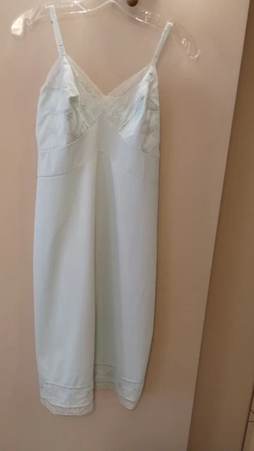 Vintage Vassarette Full Slip Size 32 Turquoise Pastel Slip Nylon Vintage Lace