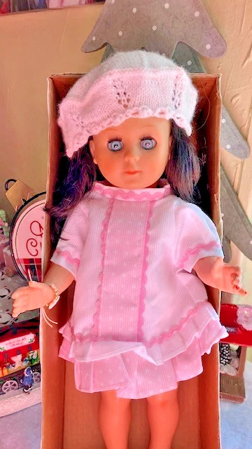 ANCIENNE POUPEE MARIE francoise Mode et travaux bouclee vintage +tenue neuve EUR 180,00 - FR