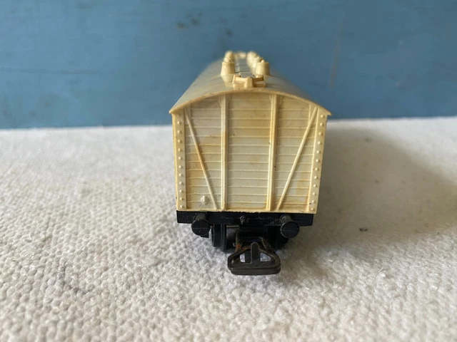 Wagon couvert à essieux, réfrigérant, décoration MARCEL MILLET | Trains