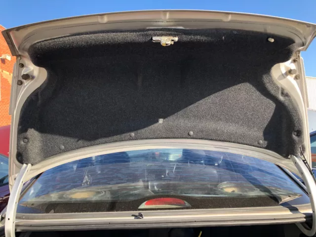 Vx commodore on sale boot lid