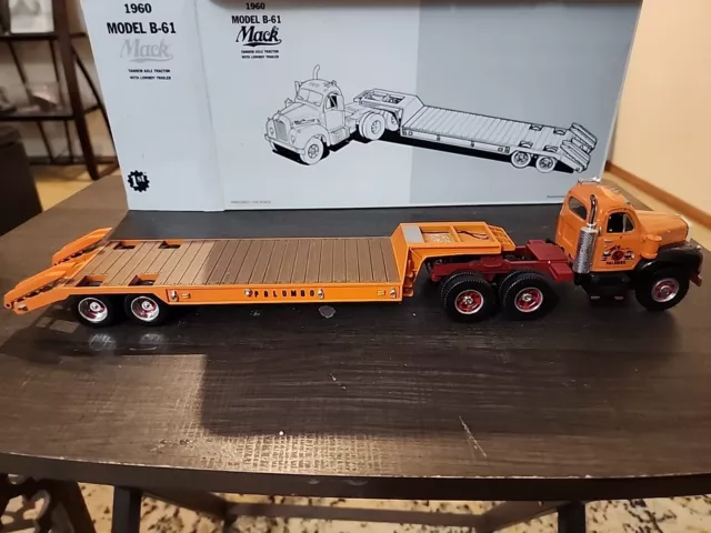 1ST GEAR  1960 MACK MODEL B-61 TANDEM AXLE  With LOWBOY TRAILER 1/34 Palumbo