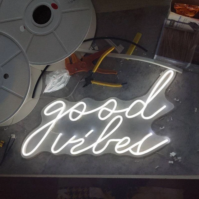 Insegna Al Neon Personalizzata Neonapm - LED Con Telecomando, Impermeabile IP65 - Per Matrimoni, Locali, Eventi (26-150 Cm) - Foto 7