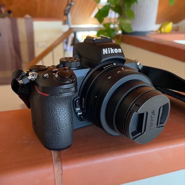 Cámara digital Nikon Z50 con objetivo 16-50
