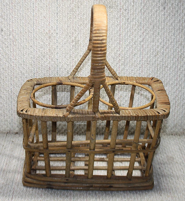 VINTAGE WICKER RATTAN Wine Basket Bottle 2 Picnic Holder Caddy Carrier