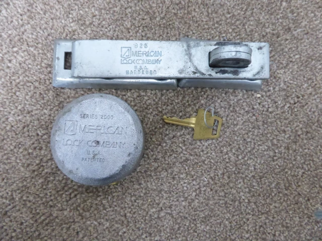 Barra recta de acero merican Lock Company 825 hasp
