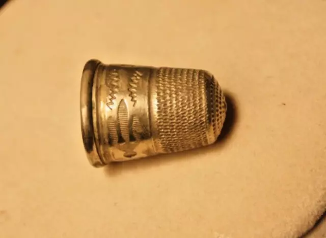 c. 1920s ETCHED Sewing Thimble Metal