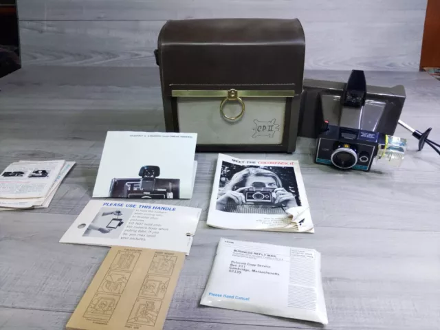 Vintage Polaroid Colorpack II Instant Land Camera w/ 5 Extra Flashcubes & Case