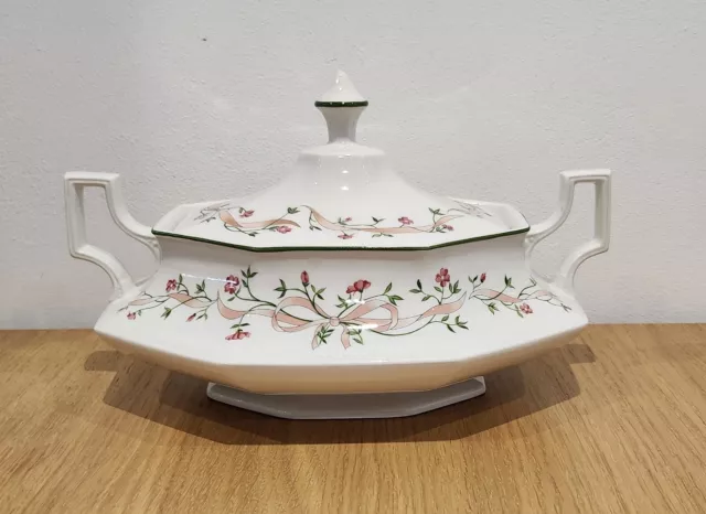 Eternal Beau by Johnson Brothers - Vegetable Tureen with Lid