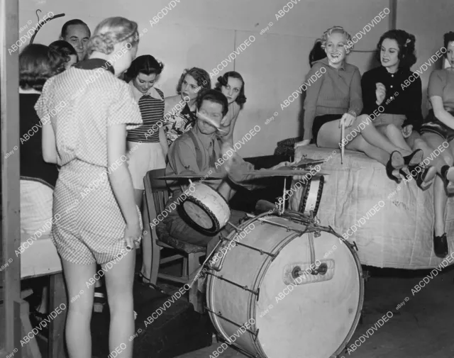 crp-1236 1937 Patsy Lee,Marjorie Reynolds,Carole Landis,Mildred Rehn chorus girl