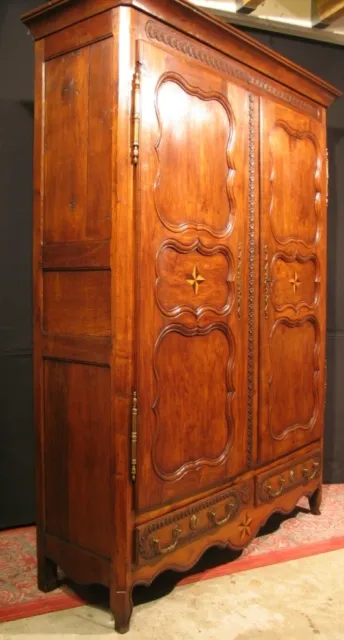 Ancienne ARMOIRE régionale en chêne sculptée et marqueté 3 étagères ou penderie