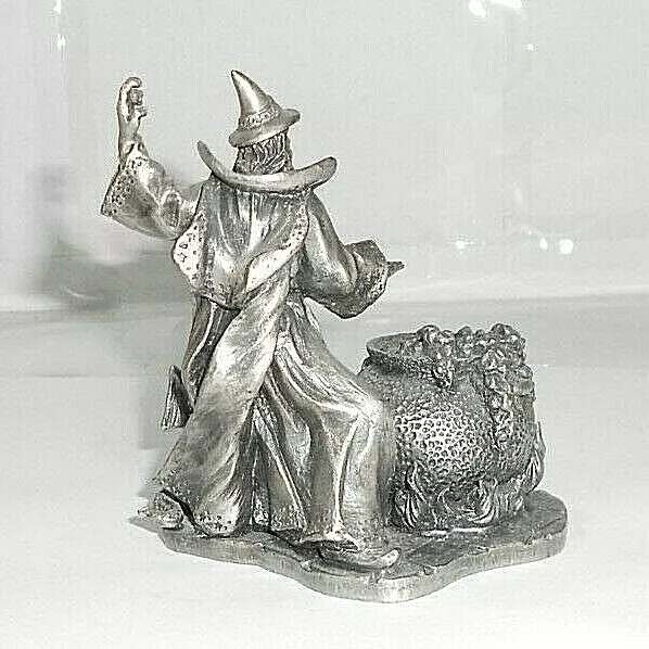 Myth and Magic - BUBBLING CAULDRON - Tudor Mint - WIZARD FIGURE, 2