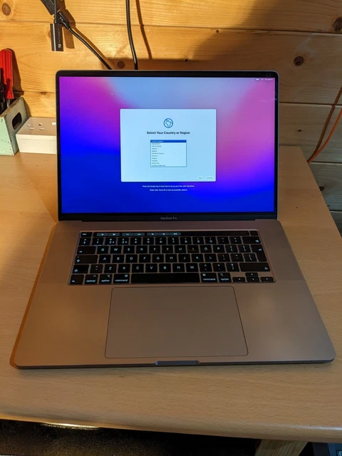 Apple MacBook Pro 16" 512 GB, 2,4 GHz 8 core Intel Core i9, 32 GB, Radeon Pro 5300
