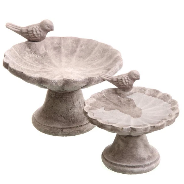 Beton Vogeltränke auf Stand 15,5 x 9,5 cm Wasserschale mit Vogel