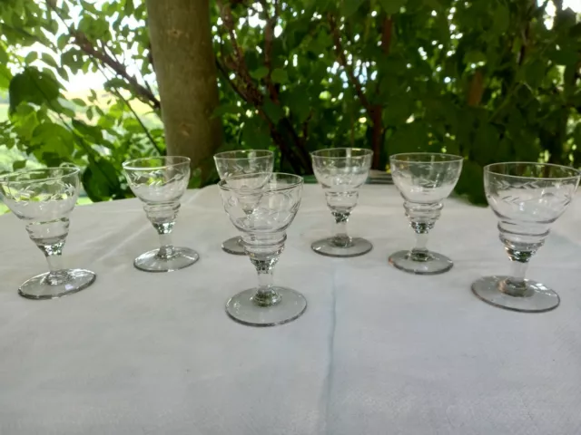 Lot De 7 Verres A Vin / Alcool En Cristal Grave