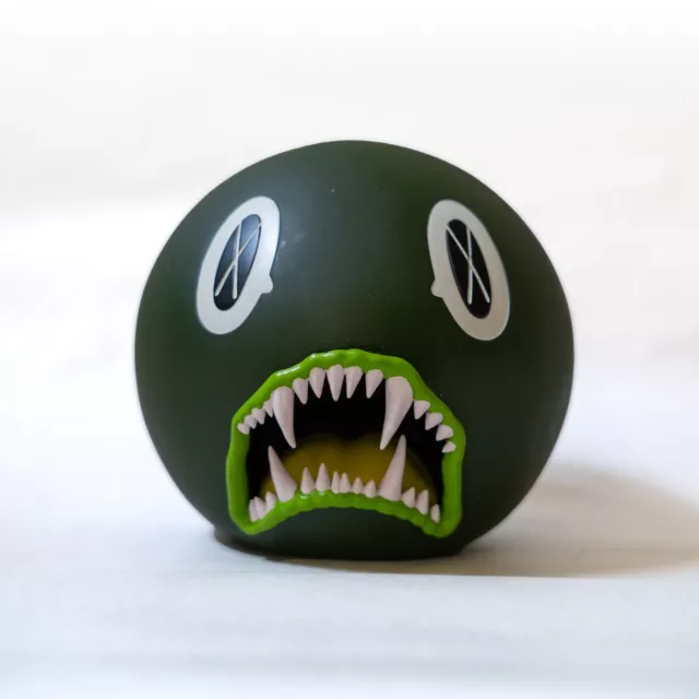 Kaws Cat Teeth Bank (2007)