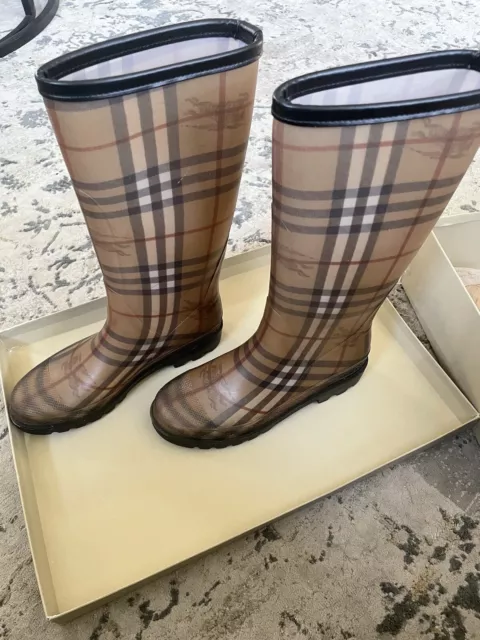 Burberry rain boots women Size 7.5