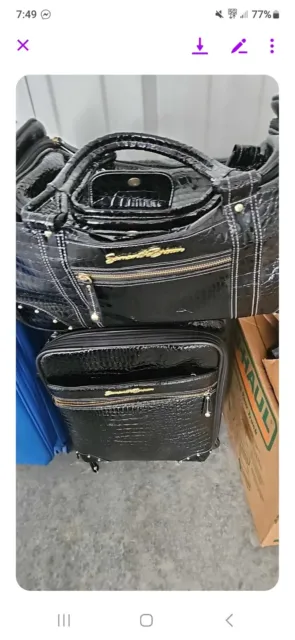 Samantha Brown Luggage Croco Embossed 22" Upright Spinner, Rolling Duffel Black